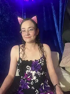 Cutebitchxh online show from 1, 5, 2026
