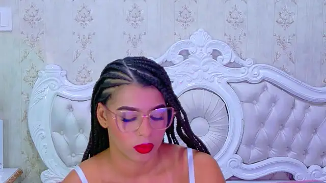 TiaraRosse online show from 15, 12, 2025