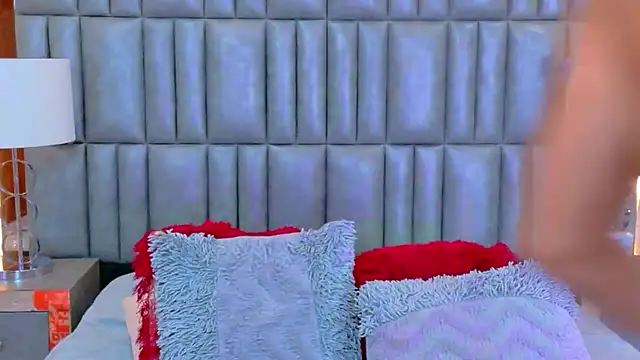 TiaraRosse online show from 14, 3, 2026