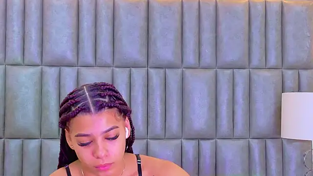 TiaraRosse online show from 8, 6, 2026