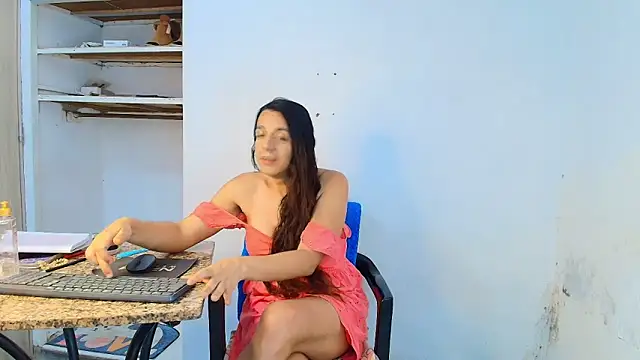 Oh Tique online show from 20, 6, 2026