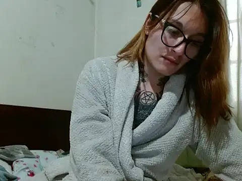 kittenlizz online show from 6, 1, 2025