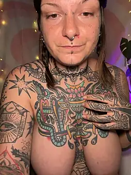 lizzardqueeen online show from 15, 3, 2026