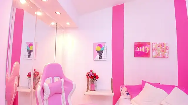 scarlette 15  online show from 27, 12, 2024