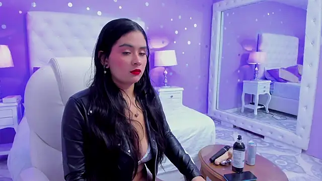 scarlette 15  online show from 11, 1, 2025