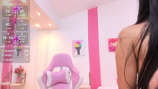 scarlette 15  online show from 21, 1, 2025