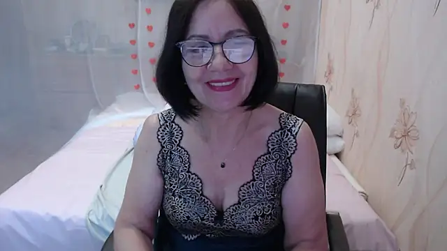 Snapshot of OlgaHottie chatting on 5, 10, 2025 OlgaHottie online show from 5, 10, 2025
