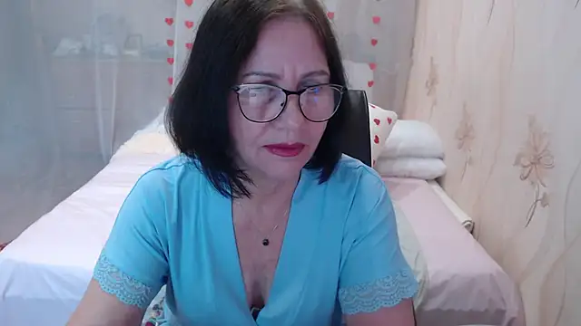 Snapshot of OlgaHottie chatting on 6, 10, 2025 OlgaHottie online show from 6, 10, 2025