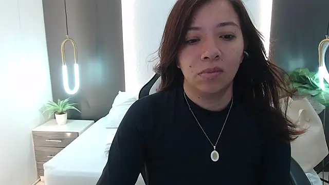 alma fenix online show from 19, 12, 2024