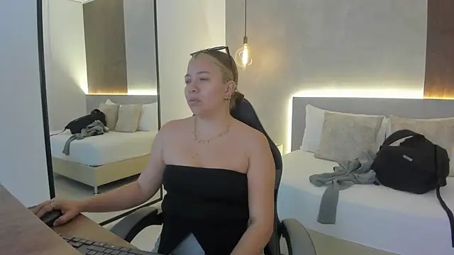 alma fenix online show from 9, 2, 2026