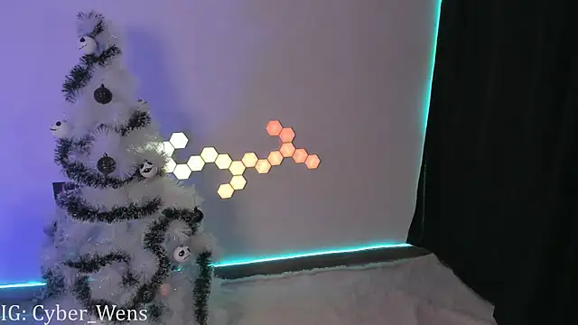 Snapshot of cyberzoe chatting on 13, 12, 2025 cyberzoe online show from 13, 12, 2025