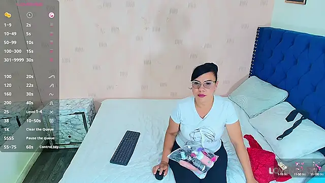 hotlatinateacher online show from 18, 2, 2025