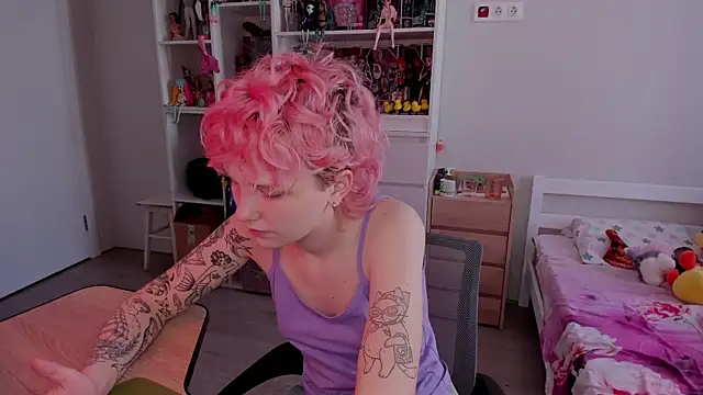 School Love online show from 15, 11, 2025