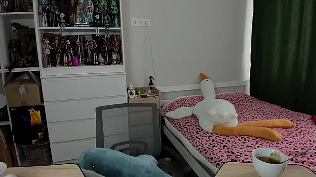 Snapshot of School_Love chatting on 2, 3, 2026 School Love online show from 2, 3, 2026