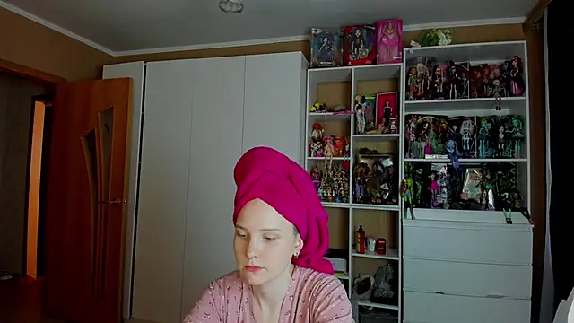 School Love online show from 6, 5, 2026