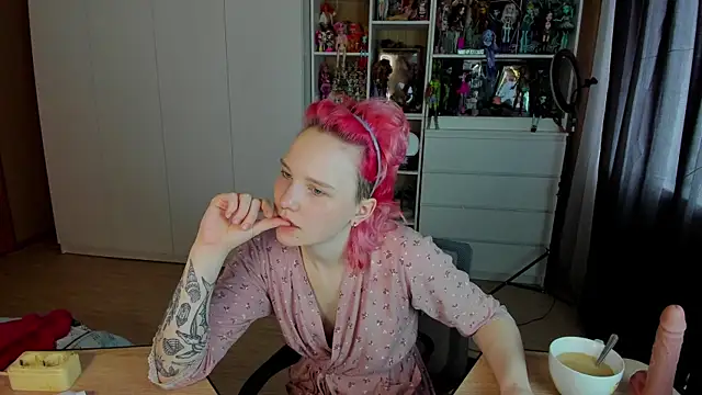 School Love online show from 13, 5, 2026