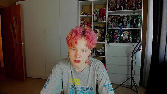 School Love online show from 20, 5, 2026