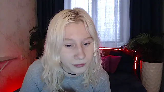 Snapshot of EnigmaSee chatting on 17, 5, 2026 EnigmaSee online show from 17, 5, 2026