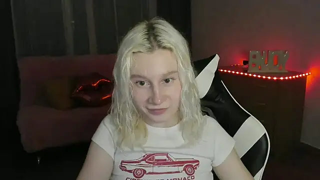 Snapshot of EnigmaSee chatting on 29, 5, 2026 EnigmaSee online show from 29, 5, 2026