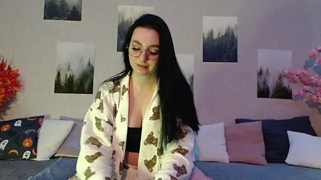 Snapshot of Fluffy_Tiffy chatting on 6, 1, 2025 Fluffy Tiffy online show from 6, 1, 2025