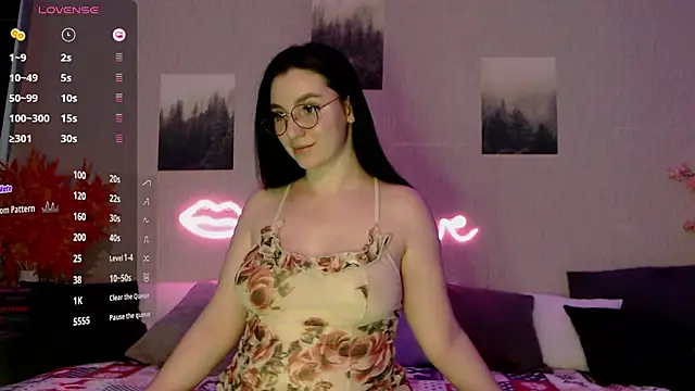 Snapshot of Fluffy_Tiffy chatting on 8, 1, 2025 Fluffy Tiffy online show from 8, 1, 2025
