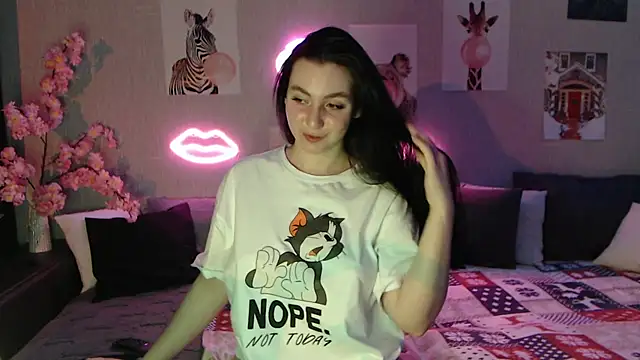 Snapshot of Fluffy_Tiffy chatting on 6, 2, 2025 Fluffy Tiffy online show from 6, 2, 2025