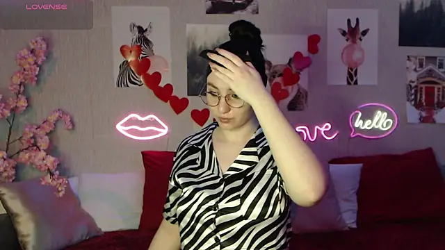 Snapshot of Fluffy_Tiffy chatting on 15, 2, 2025 Fluffy Tiffy online show from 15, 2, 2025