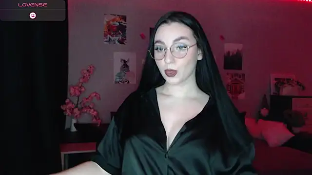 Snapshot of Fluffy_Tiffy chatting on 28, 2, 2025 Fluffy Tiffy online show from 28, 2, 2025