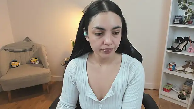 Snapshot of _BellaEvans_ chatting on 28, 1, 2025  BellaEvans  online show from 28, 1, 2025