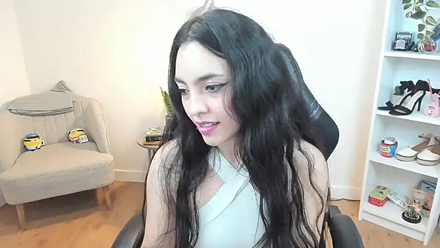 Snapshot of _BellaEvans_ chatting on 28, 1, 2025  BellaEvans  online show from 28, 1, 2025