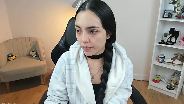 Snapshot of _BellaEvans_ chatting on 5, 2, 2025  BellaEvans  online show from 5, 2, 2025