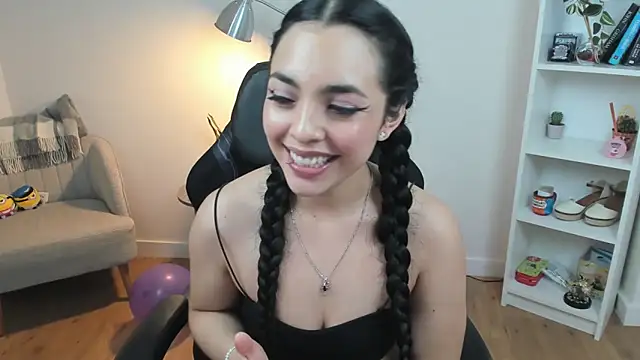 Snapshot of _BellaEvans_ chatting on 17, 2, 2025  BellaEvans  online show from 17, 2, 2025