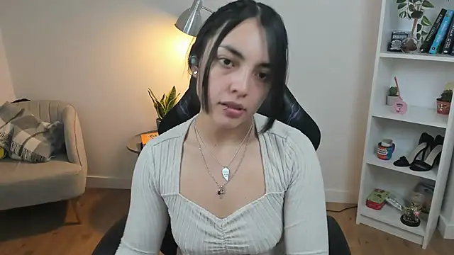 Snapshot of _BellaEvans_ chatting on 12, 3, 2025  BellaEvans  online show from 12, 3, 2025