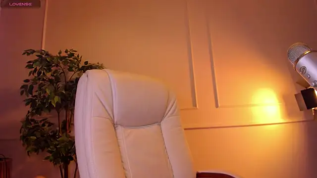 Snapshot of AdalynGlows chatting on 5, 3, 2026 AdalynGlows online show from 5, 3, 2026