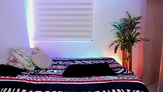 Snapshot of aldrinwhite chatting on 28, 10, 2025 aldrinwhite online show from 28, 10, 2025