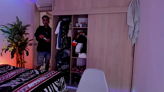 Snapshot of aldrinwhite chatting on 3, 11, 2025 aldrinwhite online show from 3, 11, 2025