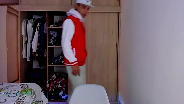 Snapshot of aldrinwhite chatting on 9, 11, 2025 aldrinwhite online show from 9, 11, 2025