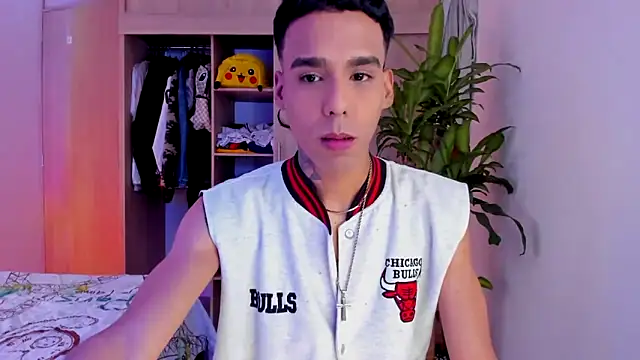 Snapshot of aldrinwhite chatting on 16, 11, 2025 aldrinwhite online show from 16, 11, 2025