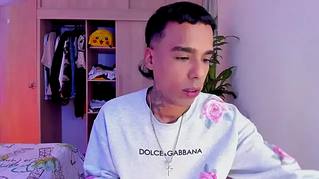 Snapshot of aldrinwhite chatting on 17, 11, 2025 aldrinwhite online show from 17, 11, 2025