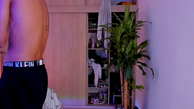 Snapshot of aldrinwhite chatting on 18, 11, 2025 aldrinwhite online show from 18, 11, 2025