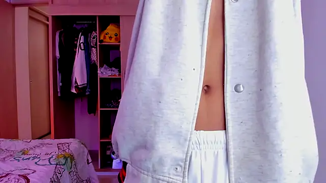 Snapshot of aldrinwhite chatting on 25, 11, 2025 aldrinwhite online show from 25, 11, 2025