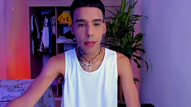 Snapshot of aldrinwhite chatting on 26, 11, 2025 aldrinwhite online show from 26, 11, 2025