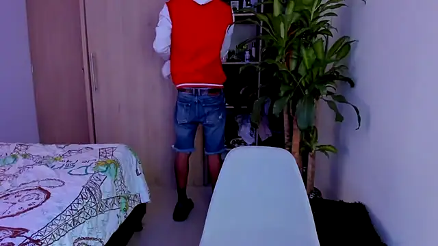 Snapshot of aldrinwhite chatting on 30, 11, 2025 aldrinwhite online show from 30, 11, 2025