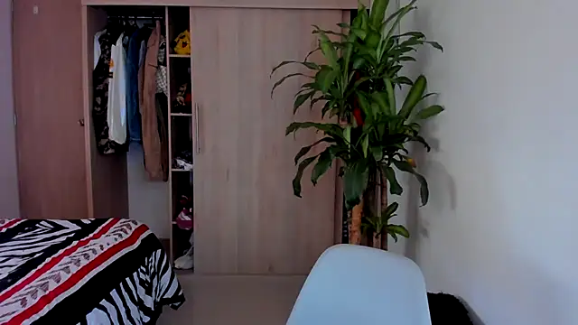 Snapshot of aldrinwhite chatting on 22, 12, 2025 aldrinwhite online show from 22, 12, 2025