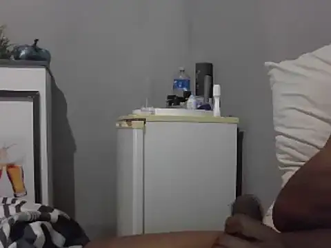 Snapshot of CurvyblxkDixk21 chatting on 11, 3, 2025 CurvyblxkDixk21 online show from 11, 3, 2025