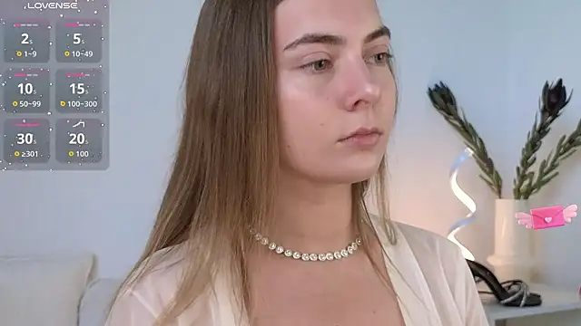 Snapshot of chloi_hes chatting on 22, 9, 2025 chloi hes online show from 22, 9, 2025