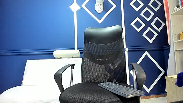 Snapshot of charolbruce_1 chatting on 10, 2, 2025 charolbruce 1 online show from 10, 2, 2025