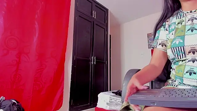 Snapshot of DakotaHoland chatting on 2, 3, 2025 DakotaHoland online show from 2, 3, 2025