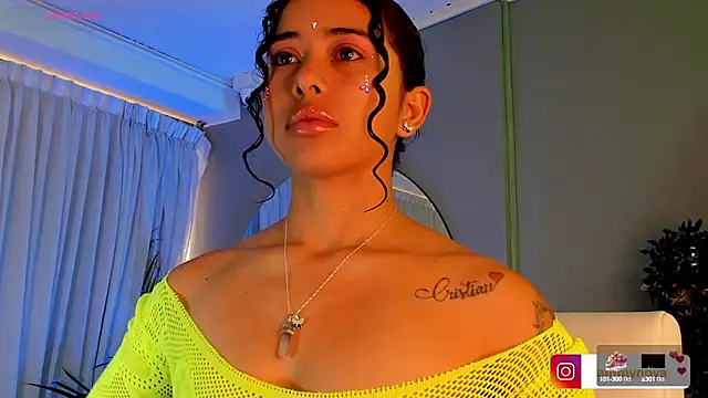 Snapshot of Ammy_nova chatting on 23, 10, 2025 Ammy nova online show from 23, 10, 2025