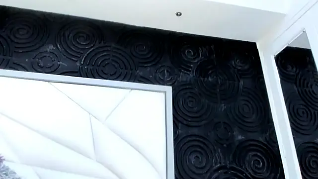 AbigailWilliams  online show from 12, 11, 2025